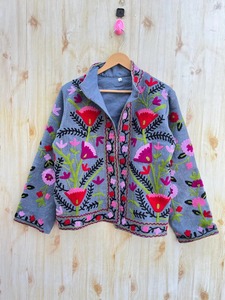 เสื้อแจ็คเก็ตผ้าฝ้ายปักมือสไตล์อินเดียสำหรับผู้หญิง เสื้อโค้ทฤดูหนาวพร้อมลายปักสุซานีแบบสั้น เสื้อโค้ทผู้หญิงลายปักสุซานี - Product Image 6