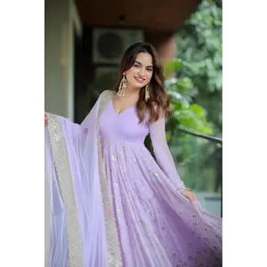 ชุดอนาร์กาลีหรูหราสำหรับผู้หญิง แขนยาว คอ 7/10 ปักด้วยด้ายและเลื่อม - Product Image 5