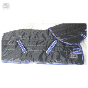 겨울용 후드와 다리 스트랩이있는 도매 편안한 프리미엄 600D 립스톱 말 깔개 - Product Image 2