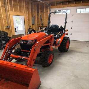 Tractor de un solo eje Kubota B2601 nuevo, listo para enviar, con motor principal y componentes de transmisión, incluyendo bomba, para uso en cortacésped - Product Image 4