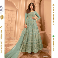 Lehenga Choli Fournisseur indien de filet spécial pour vêtements de mariage de créateurs de mode magnifiques et luxueux avec broderie