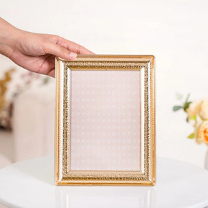 Cadre photo en métal - Style moderne, couleur et taille personnalisables pour décoration de table ou murale, décoration intérieure de haute qualité - Product Image 6