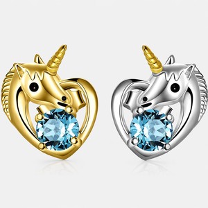 Orecchini a perno E423 a forma di cuore blu da donna, in lega di zinco placcata oro, con gemma taglio brillante e montatura a griffe, gioiello alla moda, idea regalo - Product Image 5