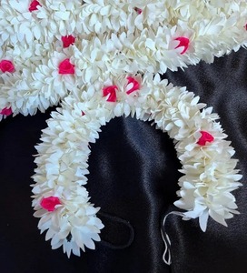 Tissu Jasmine Gajra, porte-chignon, Gajra Style Inde du Sud, Heavy Gajra Veni, faveur de mariage indien, Haldi Mehedi Sangeet cadeau - Product Image 2