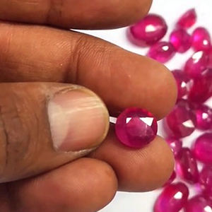 Voir l'offre 80 pcs Bangkok Verre Rempli Rubis 12mm à 16mm Ovale Facette 432 cts Lot Iroc Ventes Rubis Coupe Lâche Gemme pour Bijoux - Product Image 2