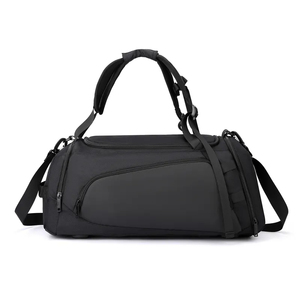 Sac de sport en polyester avec doublure en nylon de grande capacité, style tendance, léger, sangle réglable, service OEM, fabriqué au Pakistan, MOQ faible de 10 pièces - Product Image 1