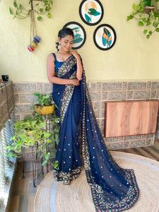 Vente en gros de sari en soie travaillé avec broderie de séquences élégantes avec chemisier pour les occasions de fête et de mariage d'Inde - Product Image 6
