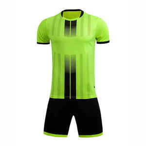 Ensemble d'uniformes de football en polyester respirant pour équipe de jeunes vêtements de football maillot de football avec logo personnalisé sublimé - Product Image 5