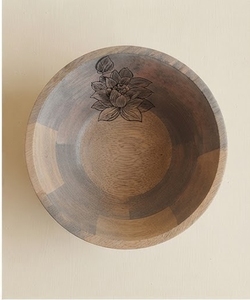 Bol en bois d'acacia et de manguier fait main avec motif floral gravé, style minimaliste, idéal pour les fêtes, les fruits et les collations, parfait pour offrir - Product Image 6