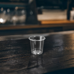 Quang Quan, vasos de plástico desechables de 95mm con tapa, Material PET/PP, pared simple transparente, tamaños de 16/20/24oz para bebidas frías, té con leche - Product Image 3