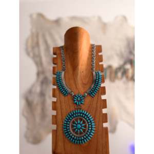 Vintage Navajo Kingman Turquoise and Sterling Silver Petite Cluster Necklace Cultural Collectible Jewelry - Product Image 3