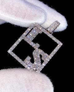 2.00Ct Pendentif Lettre Personnalisée Coupe Ronde Plaqué Or Blanc 14K avec Véritable Moissanite Diamant Pierre Principale pour les Fêtes - Product Image 2