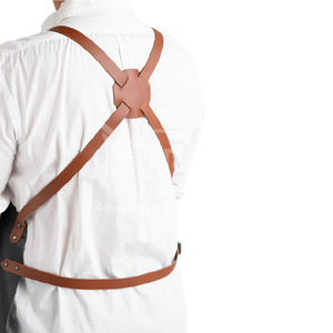 Tablier à bavette en cuir véritable de taille confortable de style tendance en gros étiquette personnalisée de haute qualité pour l'acheteur de produits alimentaires commerciaux - Product Image 4