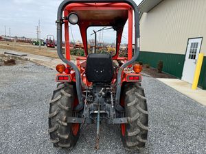 Utilizado para Tractor de Ruedas L2350 4x4, Cargador LB400 con Motor de 50-90HP, Peso de 500kg, Más de 50000 Horas, Origen Francia - Product Image 4