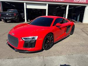 Audi R8 V10 Coupé 2017 Usado, 30700 Millas, Motor V10 Biturbo, Rojo Dinamita, Modificaciones de Rendimiento - Product Image 2