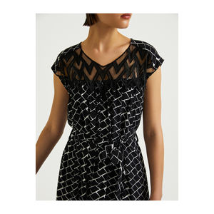 Vestido BGN Viscon con Cuello de Encaje de Corte Amplio, Accesorios para Vestidos de Trabajo, Modelo S23D354 - Product Image 5