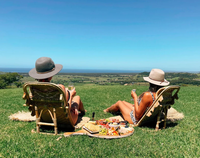 Chaise en rotin pliable artisanale avec dossier réglable Siège bas portable pour la relaxation intérieure et extérieure du Vietnam