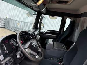 Camion lourd MAN TGS 26.460 6x4 Euro6 2017, benne basculante, moteur diesel, caméra arrière, direction à gauche 360°, capacité 31-40T, automatique 30t - Product Image 4