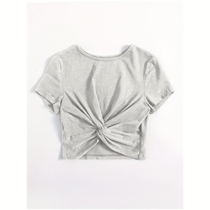 T-shirt court chic pour femme, tissu doux et respirant, style estival, confortable pour tous les jours, tenue de rue moderne et tendance - Product Image 1
