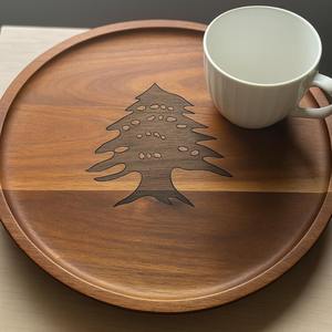 ถาดไม้ทรงกลมที่มีดีไซน์ต้นไม้เหมาะสำหรับการเสิร์ฟผลไม้แห้งและการตกแต่งบนโต๊ะ - Product Image 3