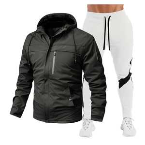 Veste tactique à capuche pour homme avec logo personnalisé, imperméable, coupe-vent, fermeture éclair, avec pantalon cargo multi-poches et survêtement - Product Image 4