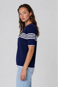 Pull en tricot rayé bleu marine à col rond et manches courtes pour femme, en coton respirant, style nautique, à porter toute l'année - Product Image 4