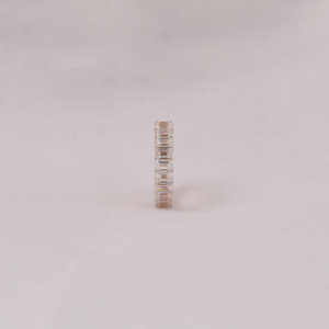 Alliance de mariage unisexe en plaqué or 14 ct, diamant de laboratoire certifié sans conflit, coupe rayonnante éternelle, style classique - Product Image 2