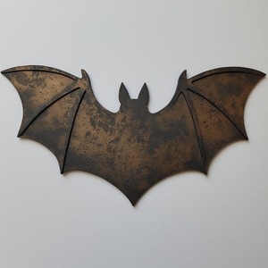 Ornement de crâne en tôle de fer unique avec finition patinée et détails artisanaux parfait pour un style intérieur décoratif étrange pour Halloween - Product Image 2