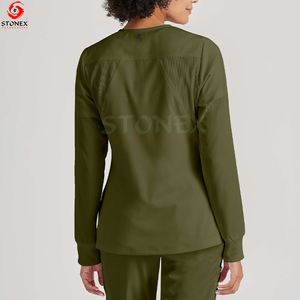 Chaquetas Quirúrgicas Personalizadas de Alta Calidad para Mujer con Cierre en el Cuello, Cálidas para Invierno, con Puños Acanalados y Relleno de Algodón, Tejido Estampado - Product Image 6
