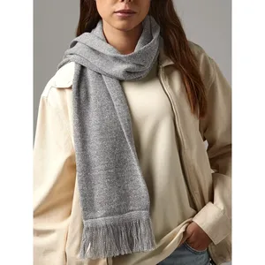 Écharpe en tricot classique personnalisée pour coffrets cadeaux - Product Image 1