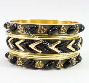 Conjunto de brazaletes de resina y metal hechos a mano a la moda de la India, venta directa de fábrica, joyería y accesorios de moda - Product Image 1