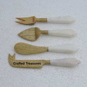 Fabricant de service de fromage en bois de qualité supérieure par des trésors artisanaux avec manche en marbre Ensemble de couverts à fromage Couteaux de qualité supérieure - Product Image 1