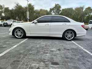 M C250 d'occasion 2023, conduite à gauche, automatique, sièges en cuir, pneus R18, barres de toit en alliage d'aluminium, intérieur foncé, régulateur de vitesse adaptatif (ACC) - Product Image 6