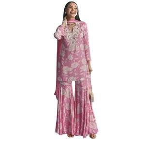 Traje de Kurta Sharara con estampado floral de muselina rosa con corte Dana y Moti Work para mujer Traje de fiesta festivo tradicional - Product Image 1