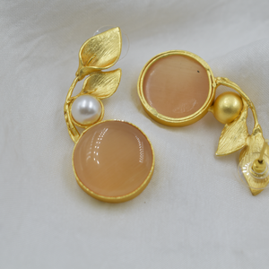 Vêtements de fête en gros traditionnel dernière belle finition dorée mate en laiton pierre boucle d'oreille pour les filles et les femmes - Product Image 4