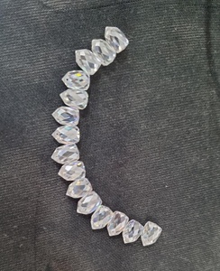 Cuentas de diamantes de moissanita con forma de briolette blanca | Hecho a mano | Cuentas de diamantes facetados y joyería personalizada - Product Image 5