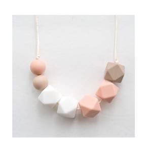 Perles en résine souple Hot Fashion New Jewelry Necklace perles de pierre pour la fabrication de colliers de bijoux bijoux de mode - Product Image 1