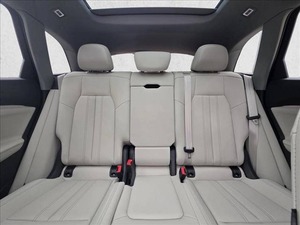 รถยนต์มือสอง Audi Q5 Premium 4 ประตู SUV ขับเคลื่อน 4 ล้อ ปี 2025 สภาพดี - Product Image 3