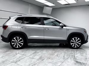SUV Crossover T-AOS SE FWD 2024 d'occasion en excellent état, Moteur 1.5L 8 vitesses, Transmission 14 rapports - Product Image 6