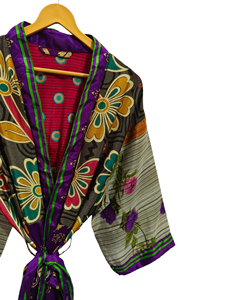 Patchwork Kimono Robe Bikini Cover Up Night Wear Long Robe, Kimono Sari en soie recyclée vintage indien fait à la main, - Product Image 2