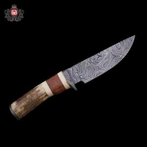 Couteau de chasse tactique à lame fixe de qualité industrielle personnalisable, acier Damas, lame droite, pointe de chute, crochet à dépecer, bois - Product Image 4