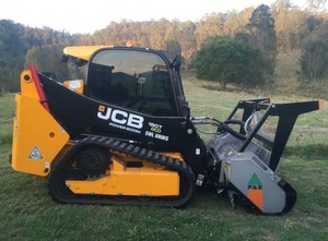 รถตักล้อยางตีนตะขาบ JCBB 150T รุ่น Eco Compact Track Loader เครื่องยนต์ดีเซล พร้อมบุ้งกี๋ สำหรับงานก่อสร้างและฟาร์ม ขาย - Product Image 2