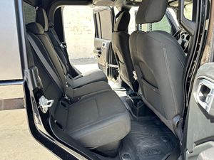 Excellent rapport qualité-prix, Jeep Gladiator Sport 4x4 d'occasion 2021, prêt à être expédié - Product Image 2