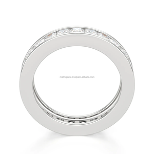 Anillo de mujer con moissanita incolora de corte princesa, engaste de canal, para boda, aniversario, uso diario, con diseño de Pasado, Presente y Futuro - Product Image 4