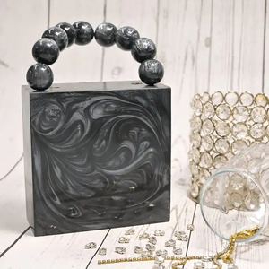 Bolso de mano de resina elegante hecho a mano para mujer elegante bolso de noche - Product Image 1