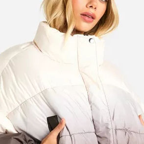 Chaqueta Corta Acolchada para Mujer, Chaqueta de Invierno Moderna con Relleno Aislante y Comodidad Premium - Product Image 2