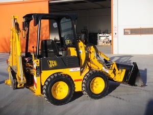 Chargeuses-pelleteuses JCBB 4cx d'occasion, tous modèles, capacité 400 tonnes, 0-2000 heures, à vendre - Product Image 3