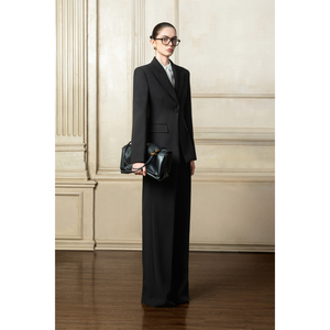 กางเกงขากว้างมีสองจีบสร้างลุคหรูหราเหนือกาลเวลาเหมาะสำหรับใส่ในสำนักงานหรือชุดลำลองที่ซับซ้อน - Product Image 4