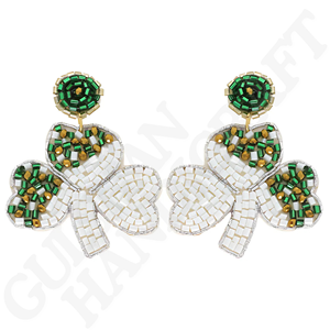 Hocus Pocus Star Drop Seed Pendientes con cuentas Pendientes colgantes de Halloween hechos a mano con intrincado abalorio de estrella Perfecto para Witchy - Product Image 5