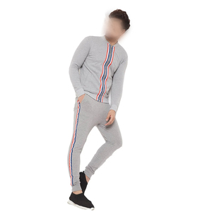 Streetwear d'hiver avec logo personnalisé, tenues de jogging pour hommes, ensemble de pantalons de survêtement à capuche en polaire délavé au soleil, survêtement évasé à superposition - Product Image 1